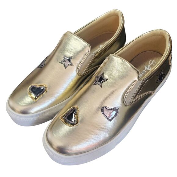 NEW Metallic gold sneakers with shiny heart & star embellishment / Womens 5 Shoe - Picture 2 of 9